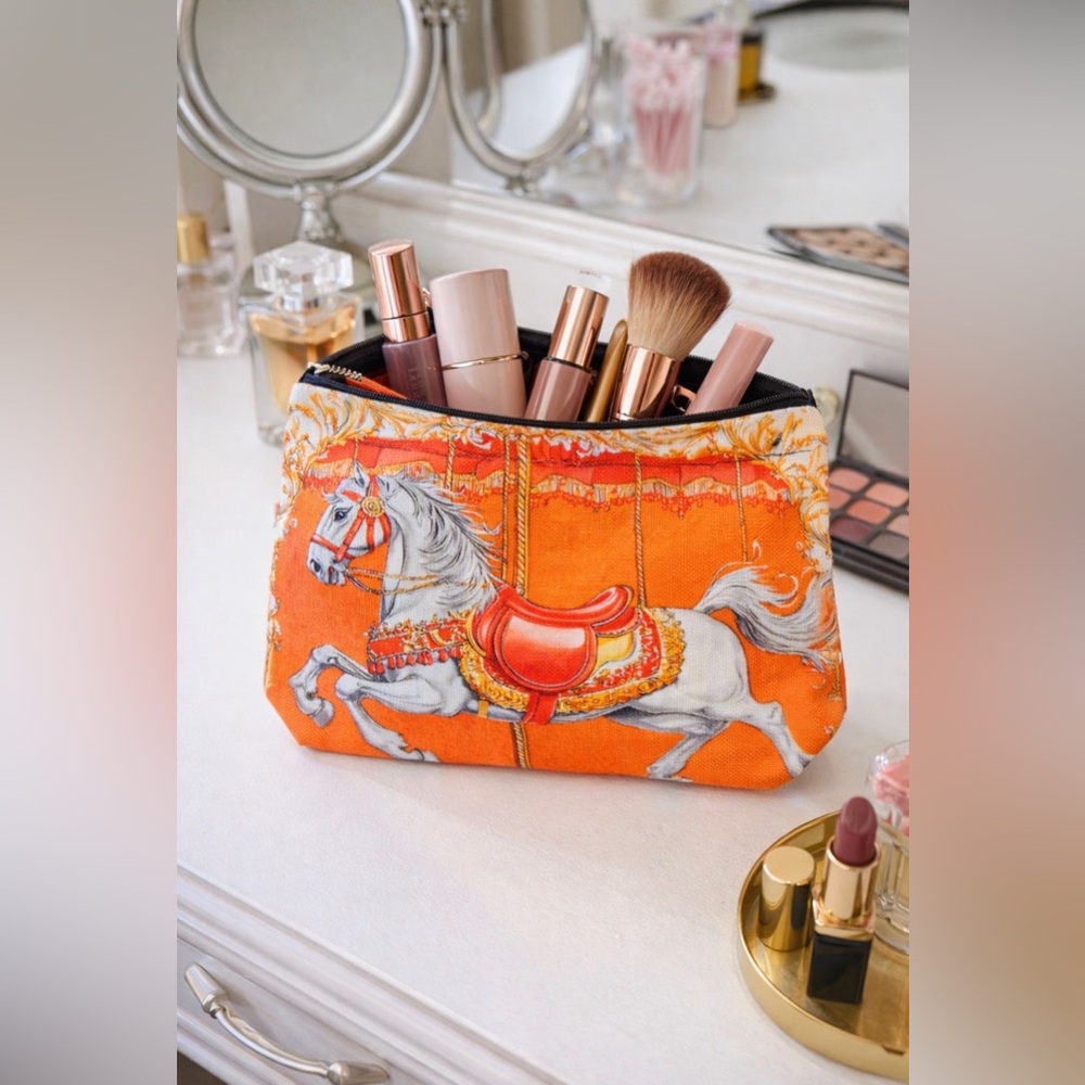 ✈️ B97/Carousel Horse Makeup / Cosmetics Bag